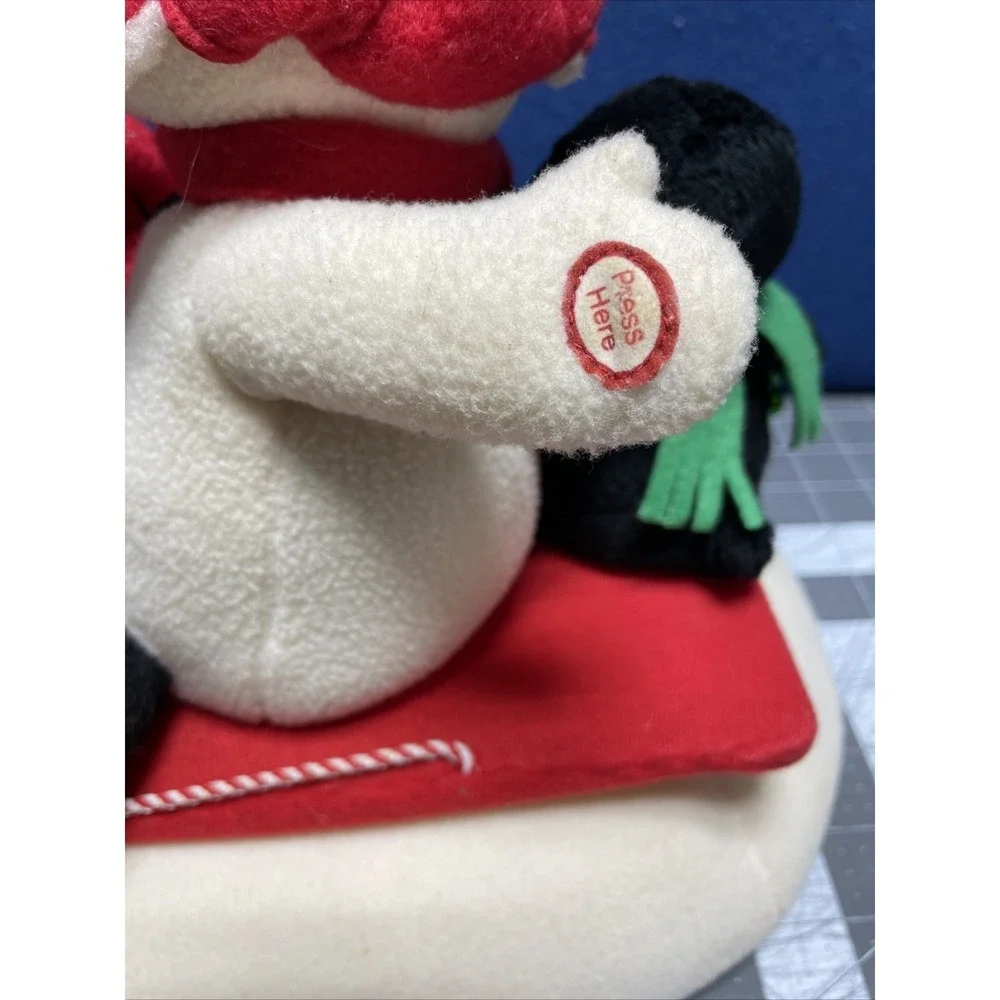 Hallmark 2007 Jingle Pals Snowman Sleigh‎ Musical Animated Sled Penguin Dog Flaw